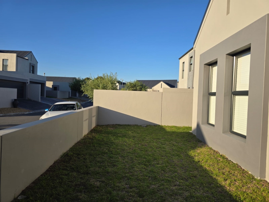 3 Bedroom Property for Sale in Aan de Wijnlanden Western Cape